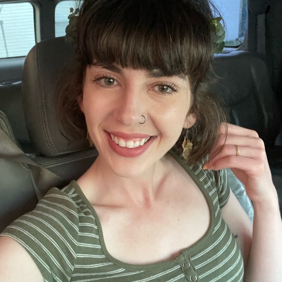 Meet your Posher, Jade - Picture 6 of 7